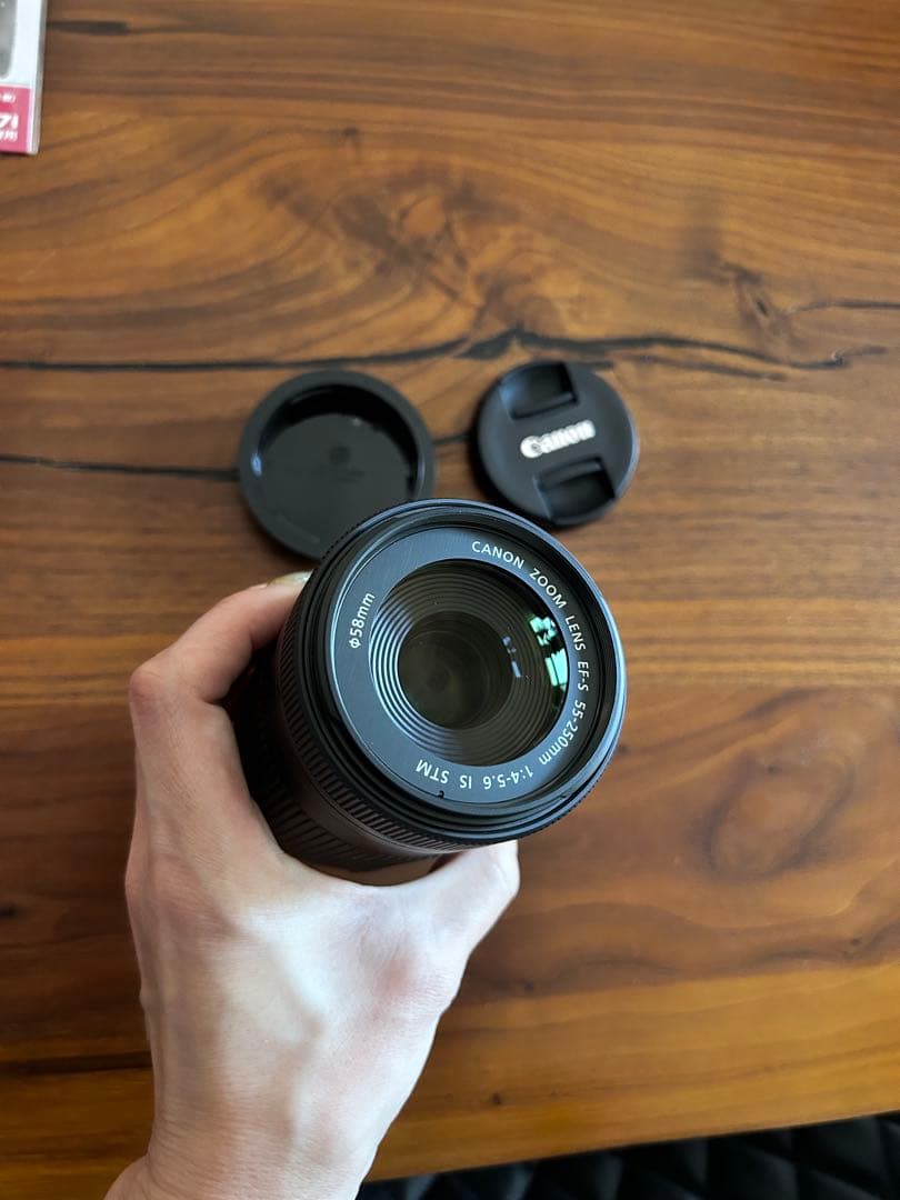 Canon EOS Kiss X8i ダブルズームキット 箱付き　　バッテリー有