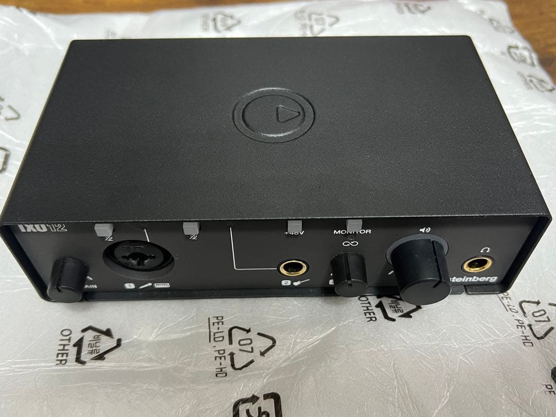 Steinberg IXO 12 BLACK USBオーディオインターフェイス