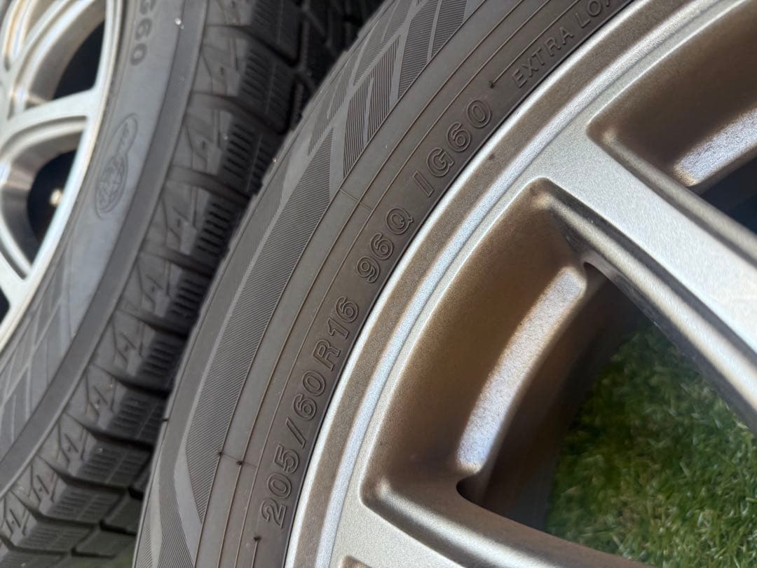 90系ヴォクシーYOKOHAMAiceGUARD205/60R16 バリ山