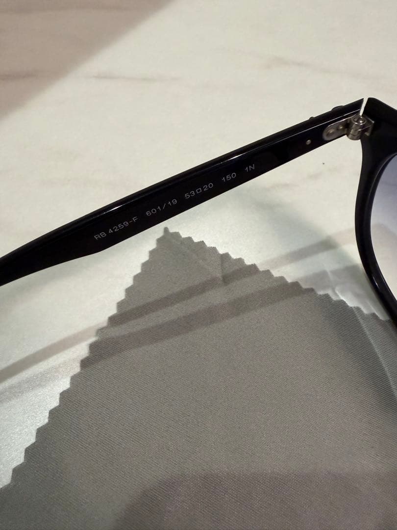 大人気⭐︎Ray-Ban レイバン RB4259-F ブルーグラデーション