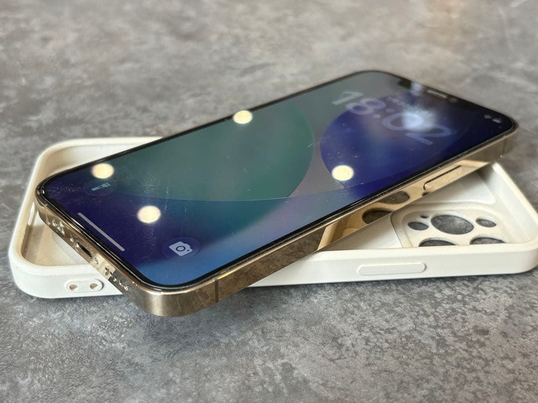 【美品】バッテリー82% iPhone12 Pro 256GB ゴールド