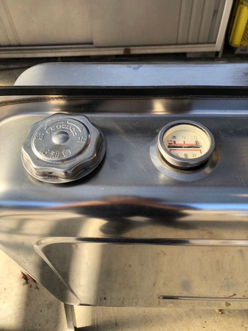 灯油タンク　給油タンク