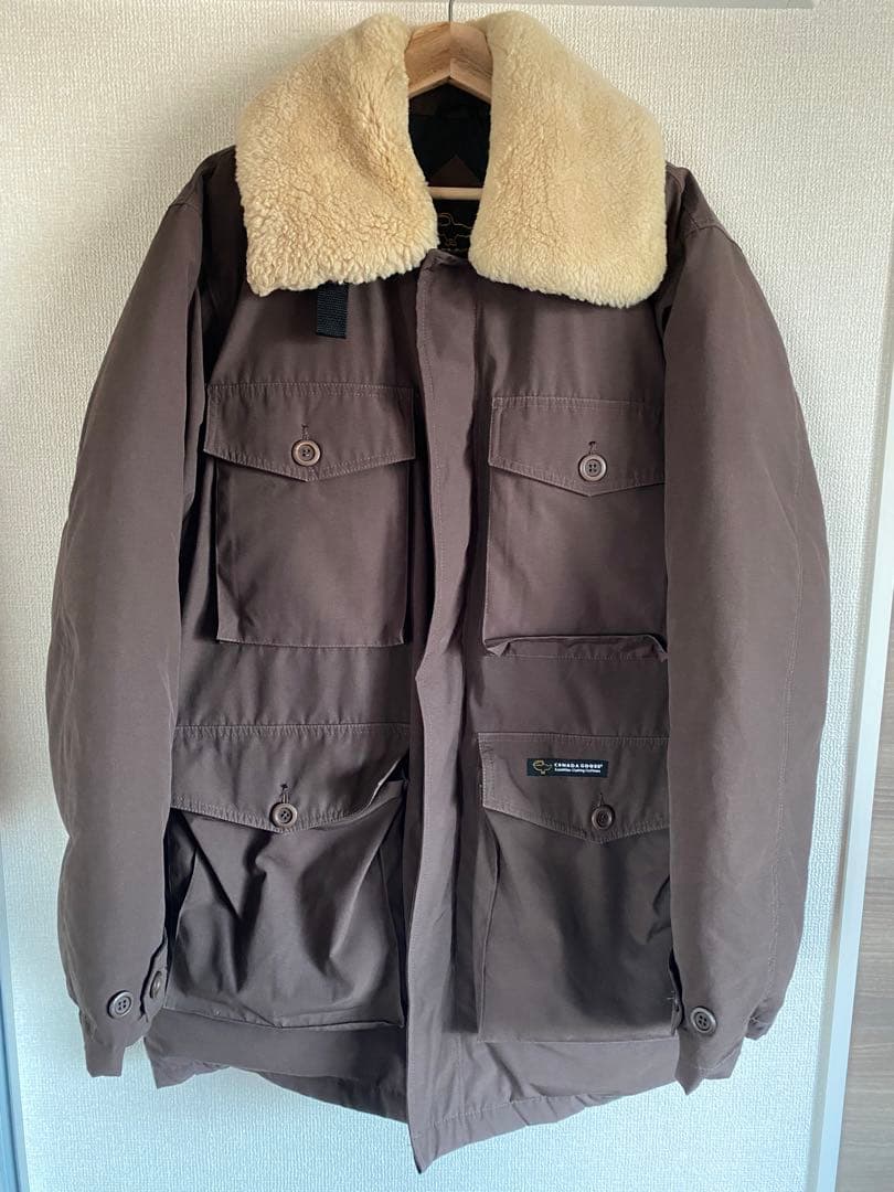   ボア襟付きブラウンミリタリージャケットM カナダグース