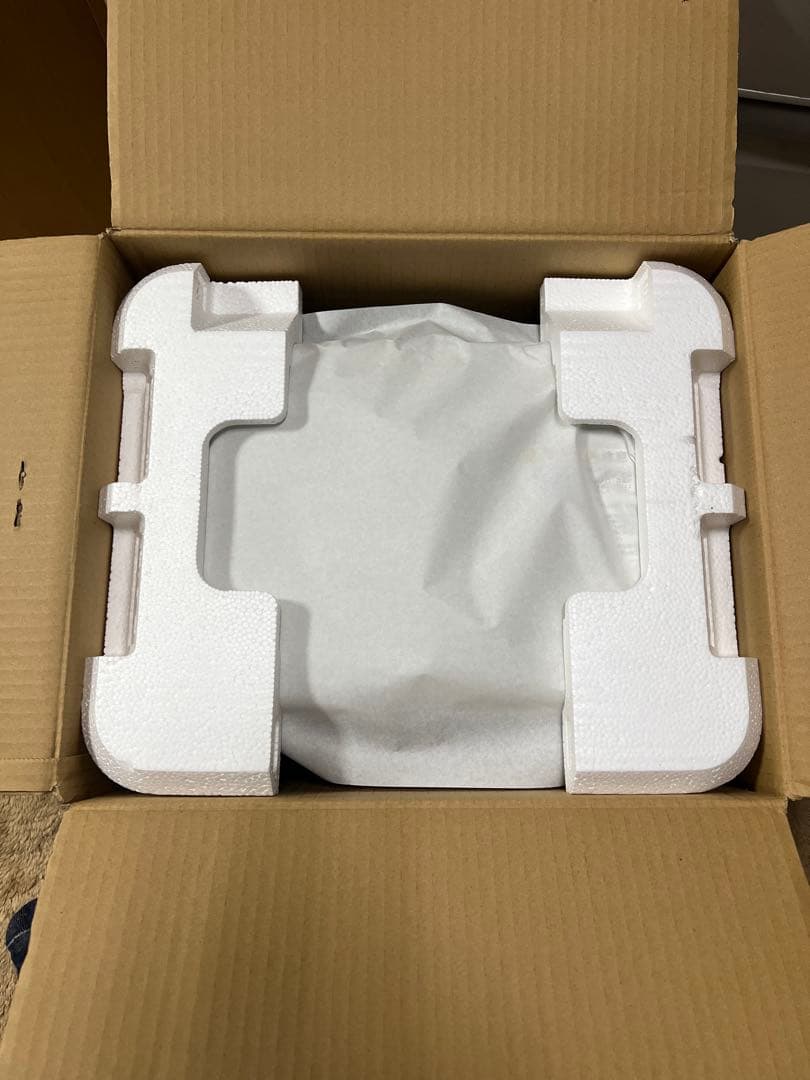 コロナ製石油ファンヒーター、FH-G3224Y-W、12畳対応、ホワイト。