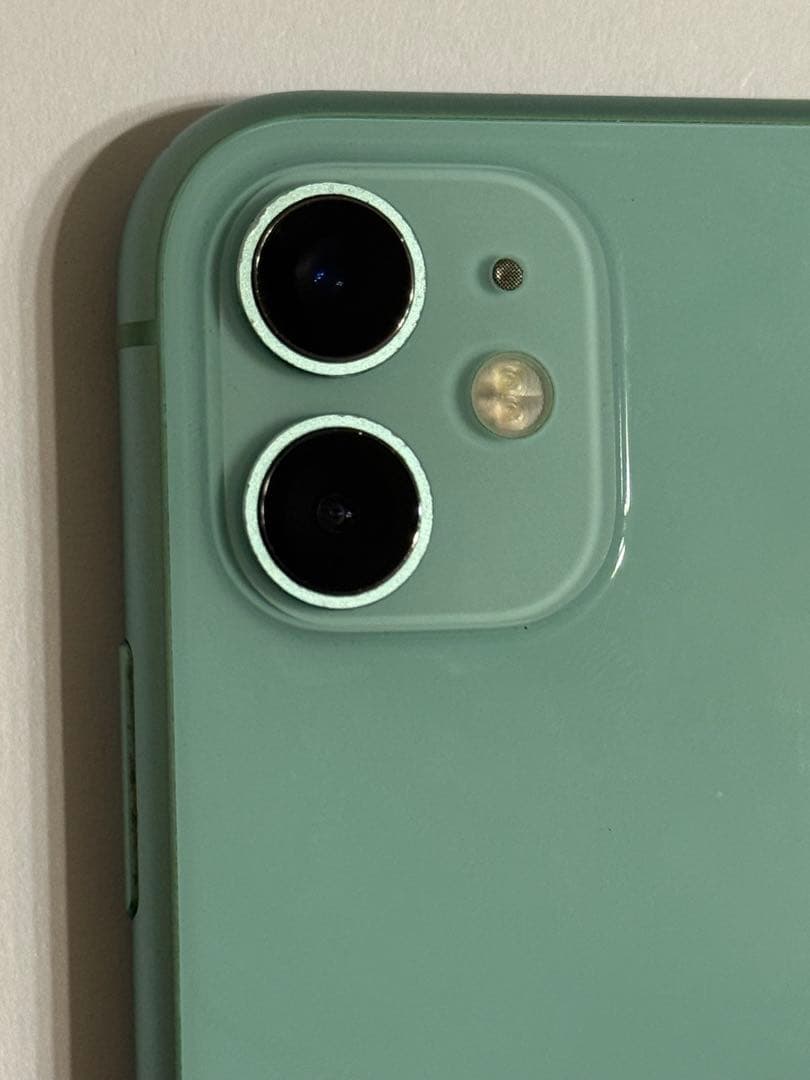 iPhone11 64gb 「オマケ付き：ケース3個」