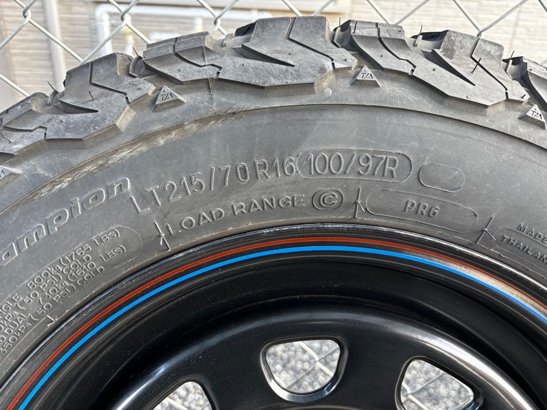 BFGoodrich All-Terrain T/A 215/70R16 タイヤ