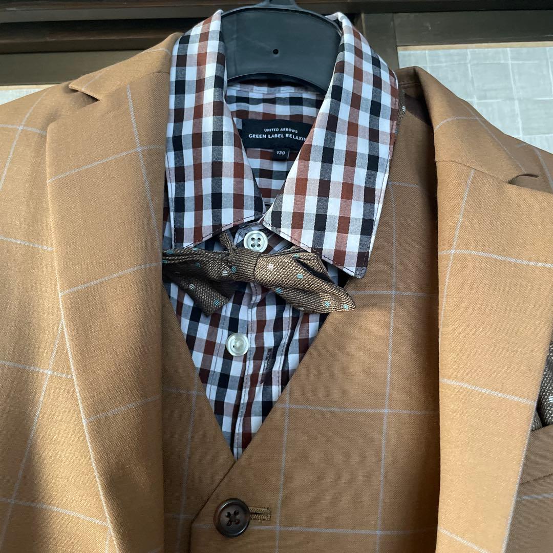 ブラウン フォーマルスーツ チェック柄シャツ付き