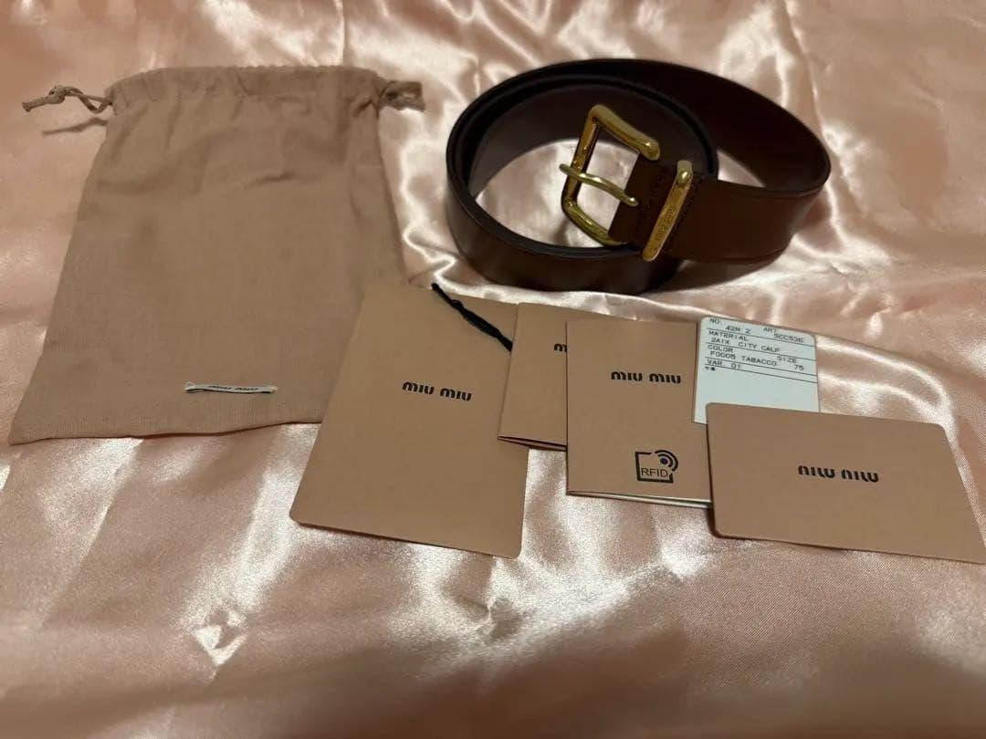 miu miu 牛革 ベルト 5CC536_2AlX_F0005
