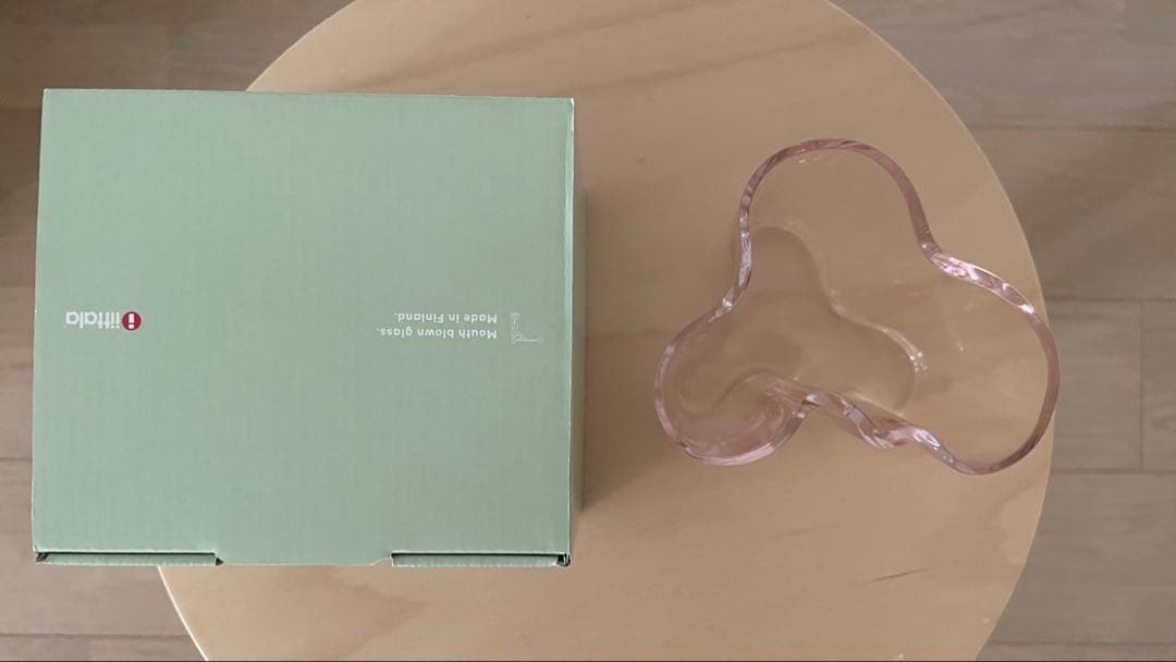 イッタラ　アアルトベース　サーモンピンク　95mm 小さな欠けあり