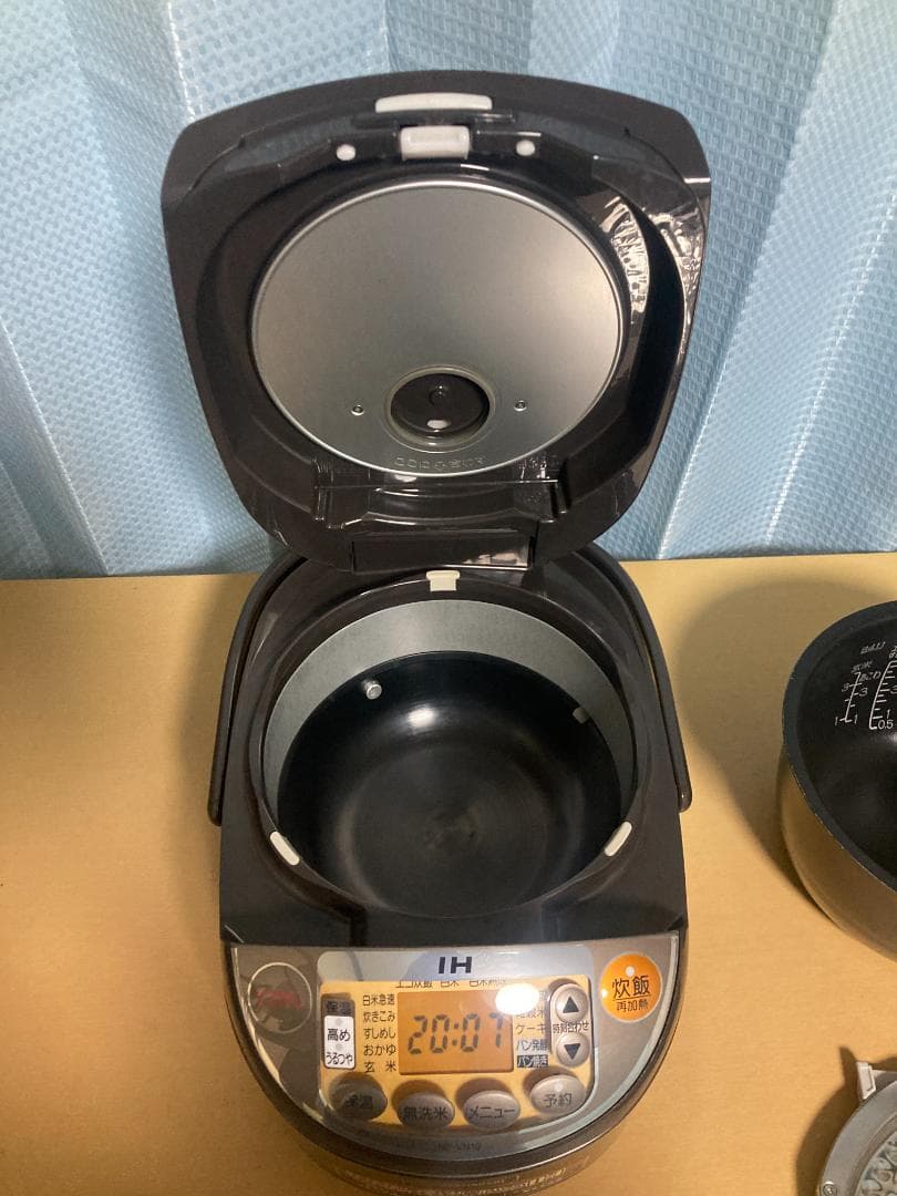 ★★2017年製 Zojirushi NP-VN10 炊飯器 5.5合★001