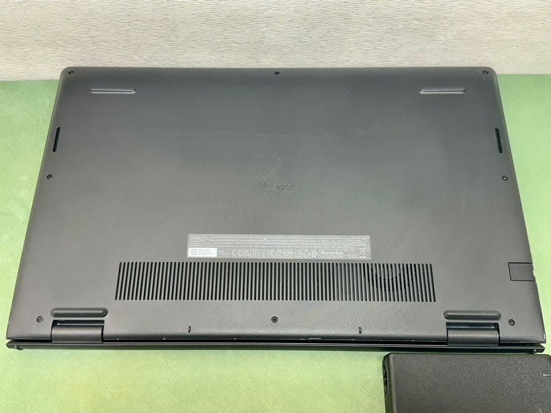 Windowsノート本体 DELL Vostro 3510 Core i3 8GB 256GB