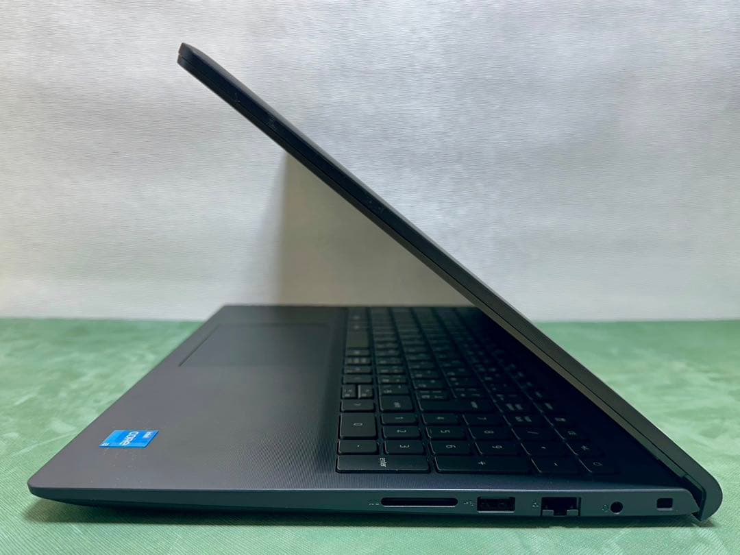 Windowsノート本体 DELL Vostro 3510 Core i3 8GB 256GB