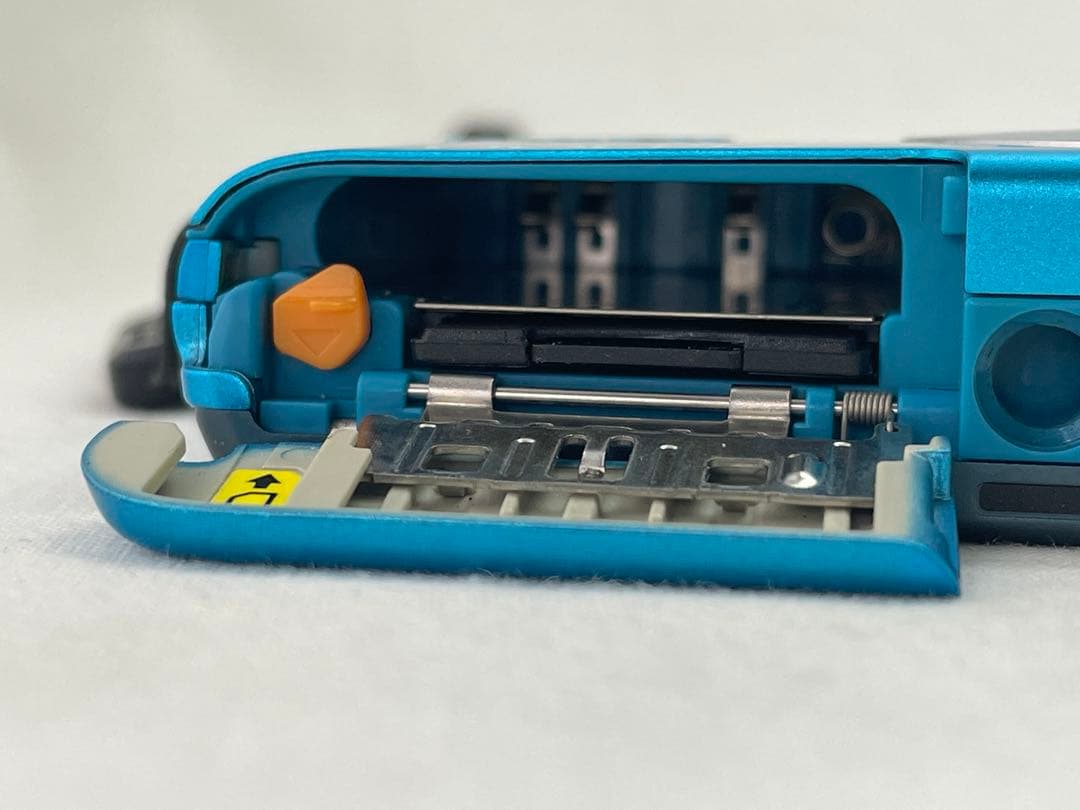 美品・動作確認済み Nikon COOLPIX S3500ブルー 7倍光学ズーム