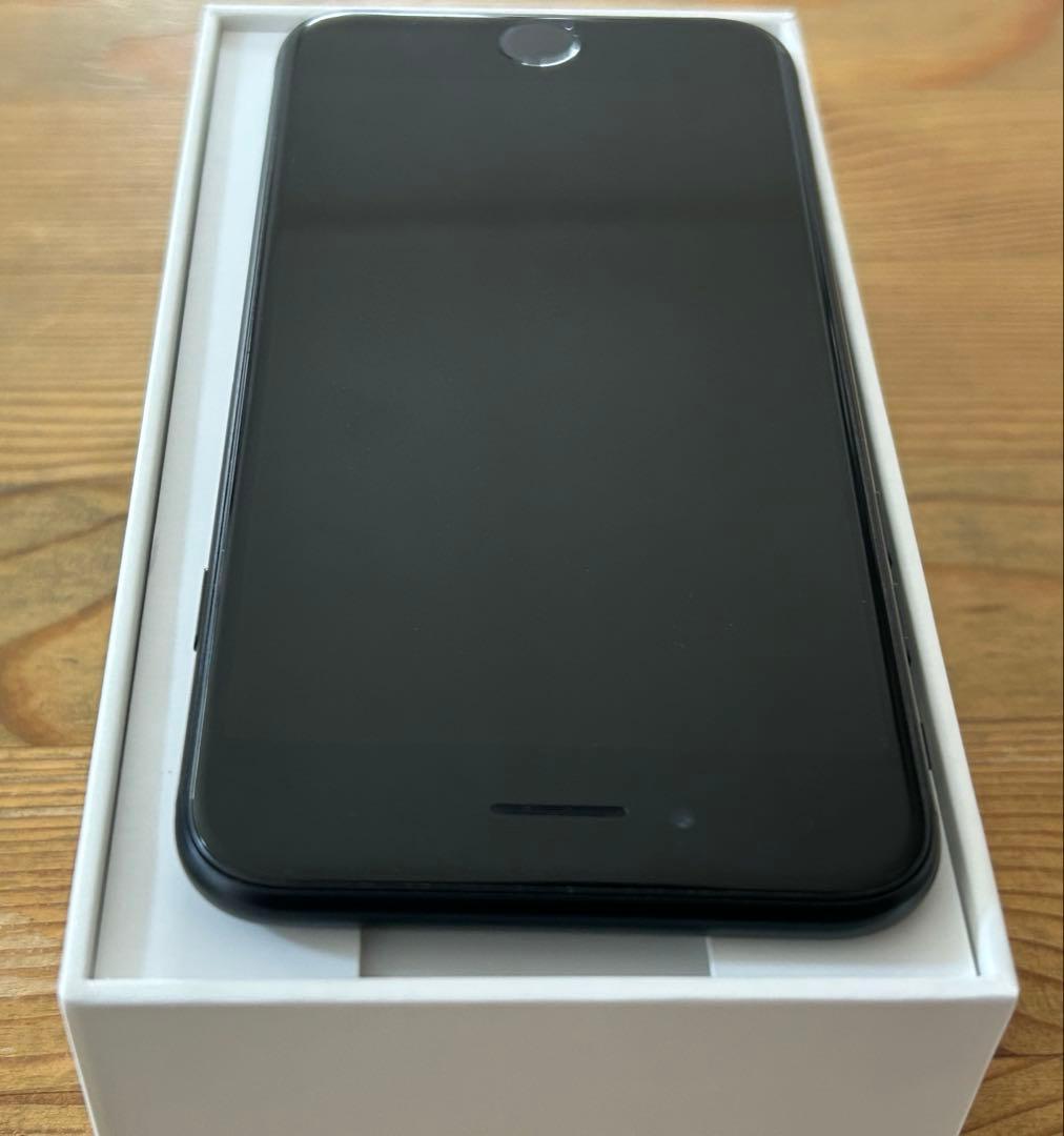 諷*歌様 iPhoneSE 第3世代 ミッドナイト　Apple 128GB