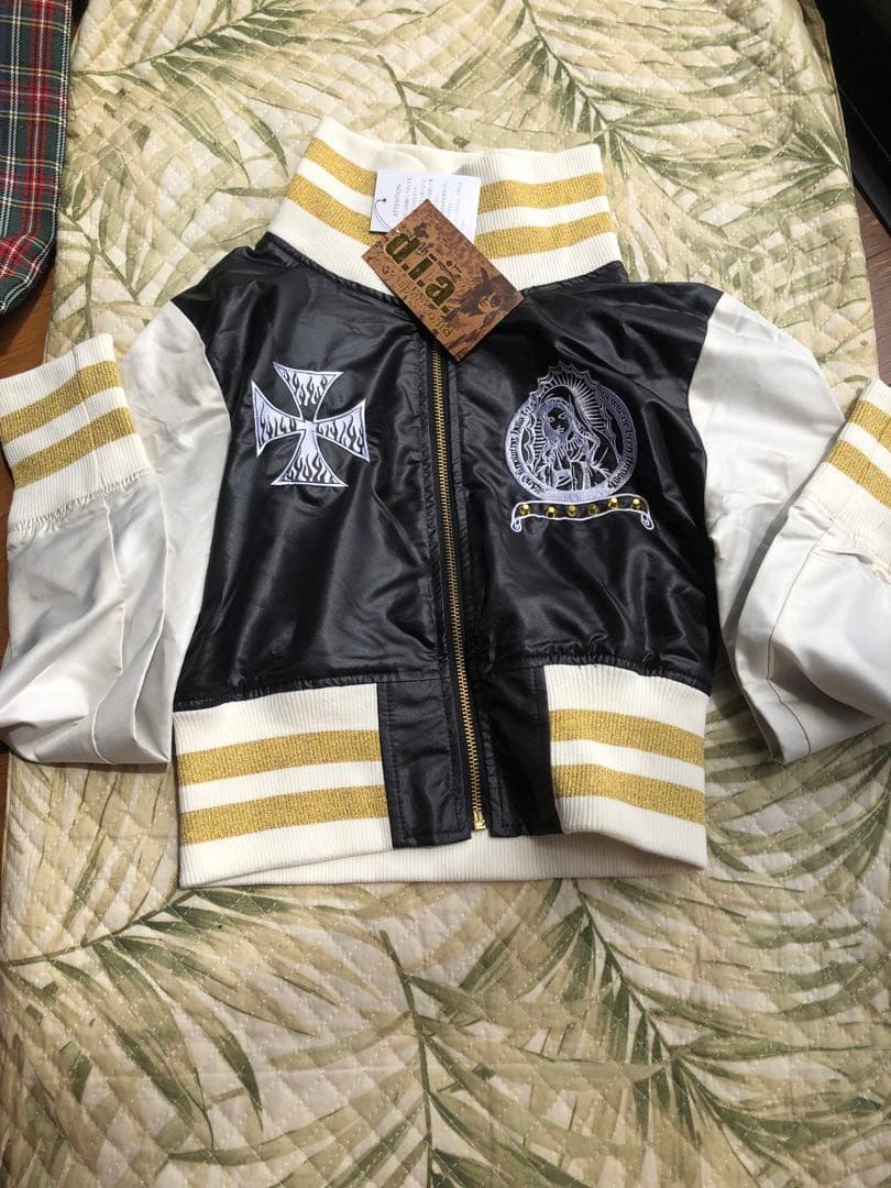 d.i.aダイヤ　新品マリア様刺繍スカジャン