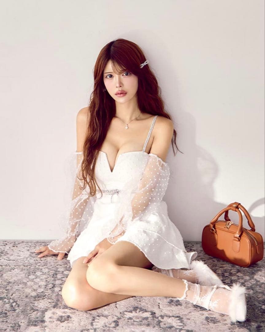 Jewels ホワイトオフショルダードレス