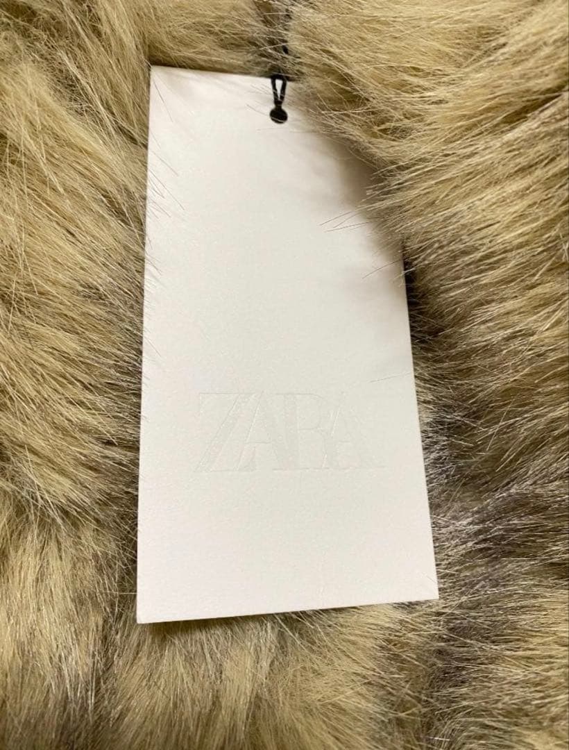 新品　ZARA ショートフェイクファーコート　M