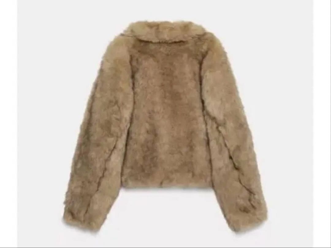 新品　ZARA ショートフェイクファーコート　M