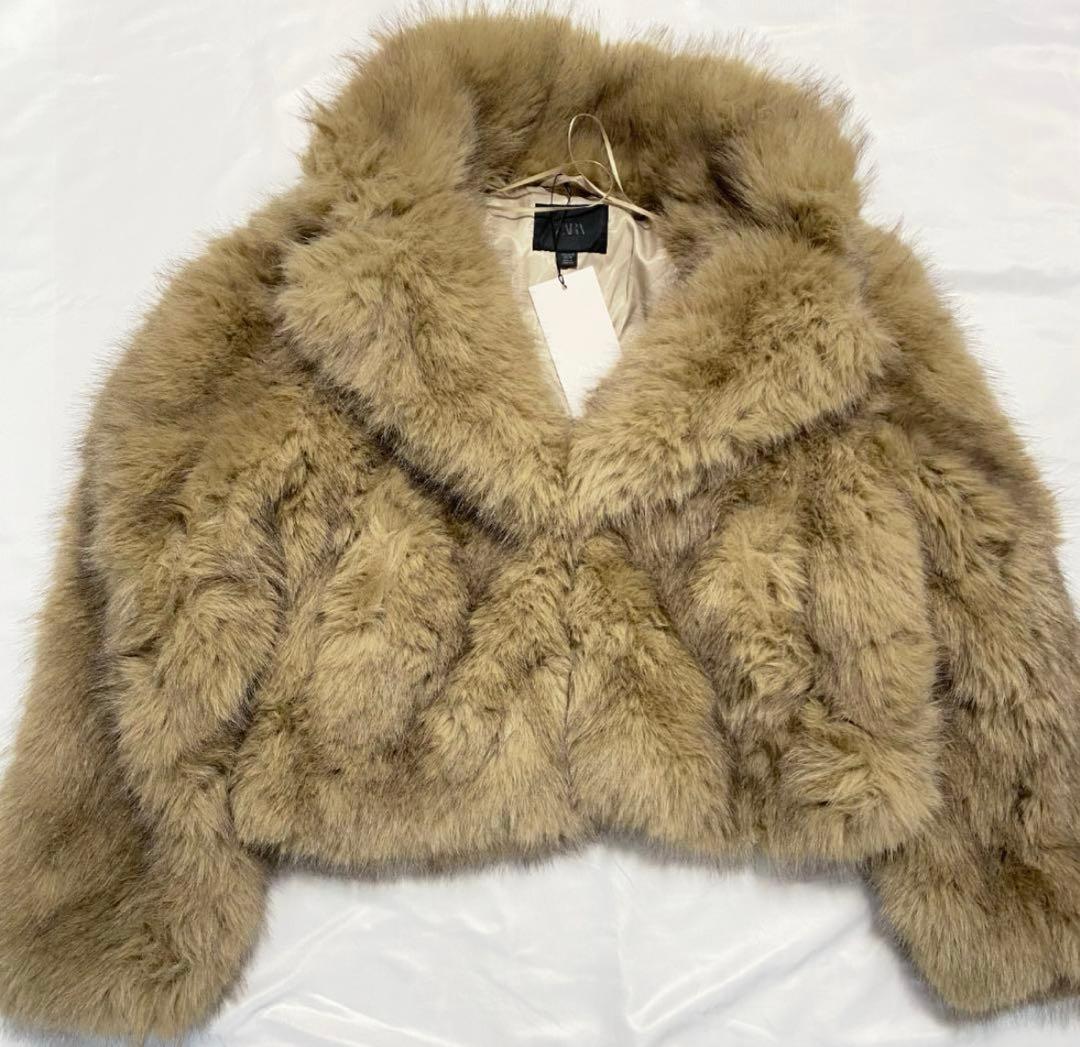 新品　ZARA ショートフェイクファーコート　M