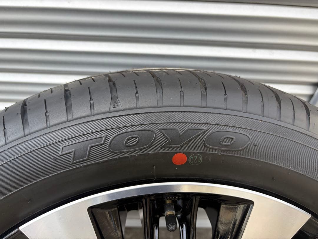 Toyo 18インチ ホイールセット 夏タイヤ付き