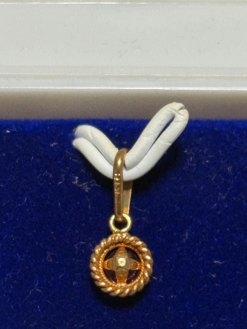 K18ルビー　ペンダントトップ　チャーム　18金