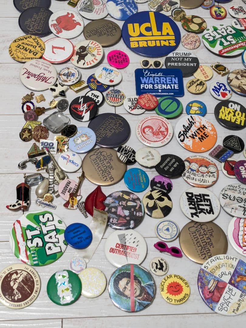 アメリカの缶バッジ 220個 まとめ売り ビンテージ ピンバッジ USA