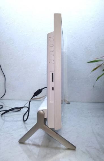 【美品】展示品 FMV F60H3W AMD Ryzen™ 5 7530U