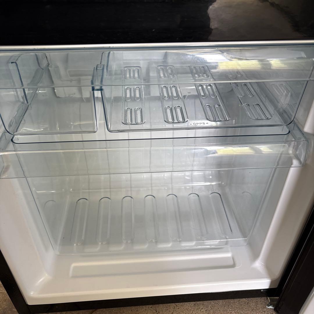 2021年製ミラー仕上げ ブラック冷蔵庫