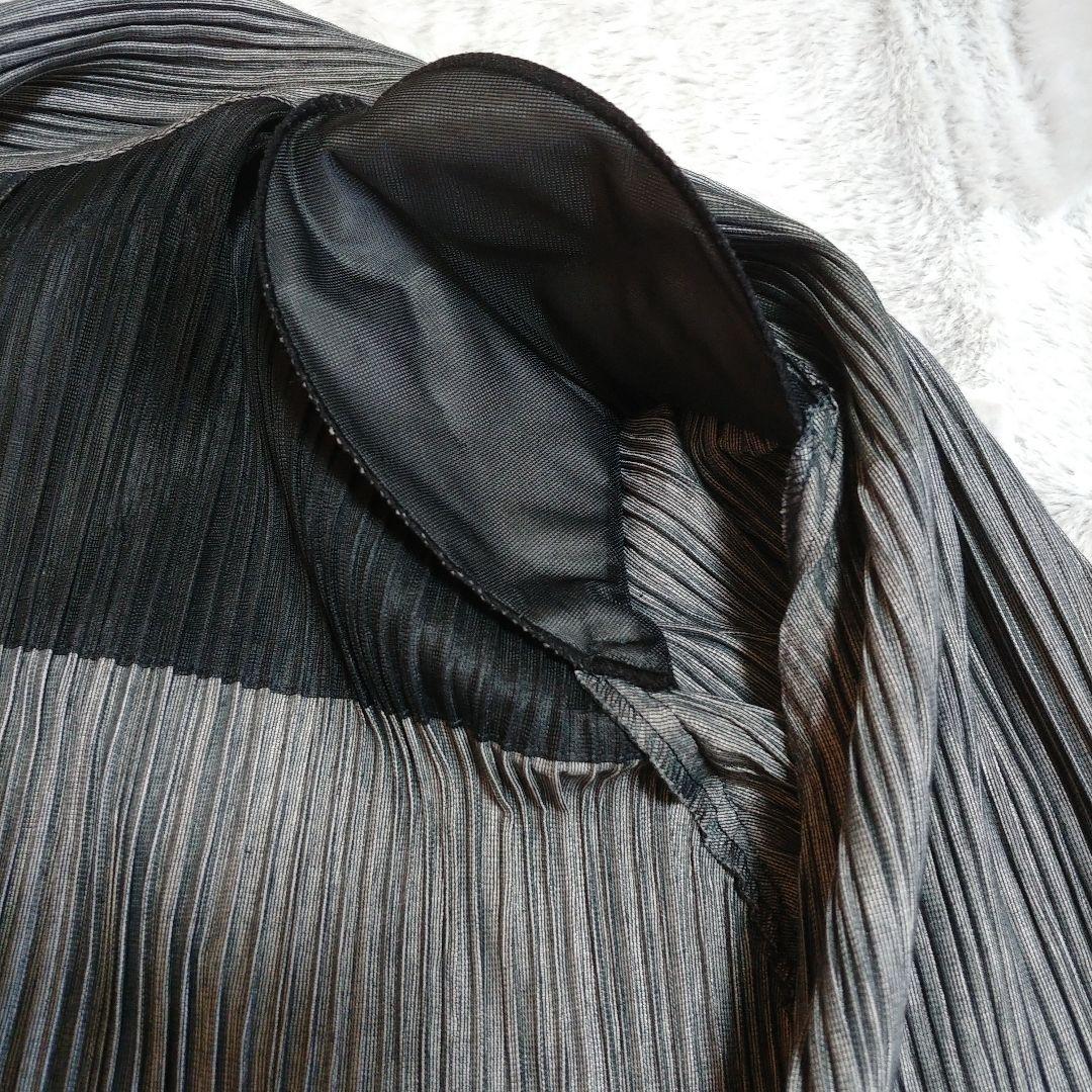 プリーツプリーズ　ジャケット　 黒又はチャコールグレーとグレー