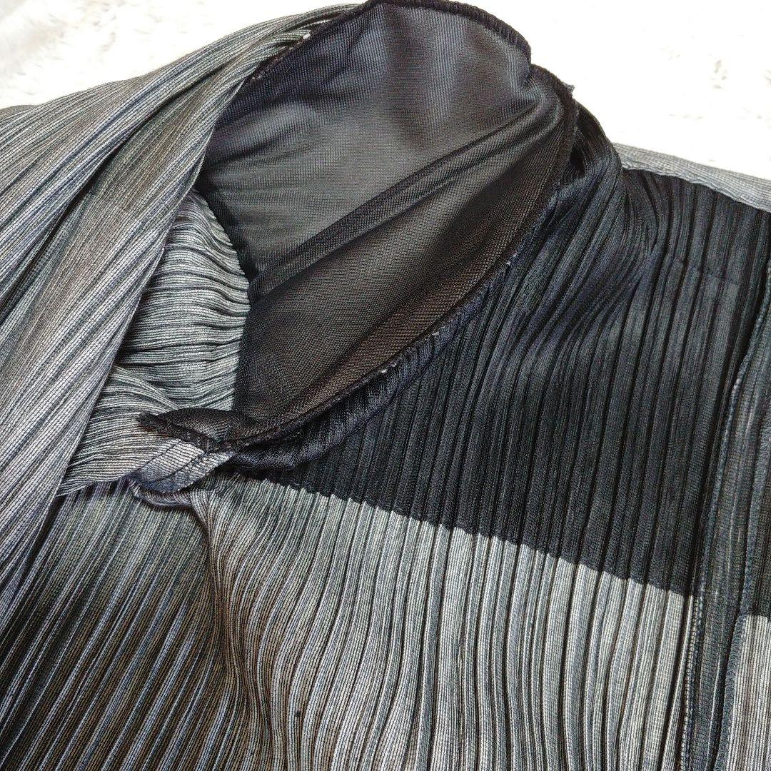 プリーツプリーズ　ジャケット　 黒又はチャコールグレーとグレー