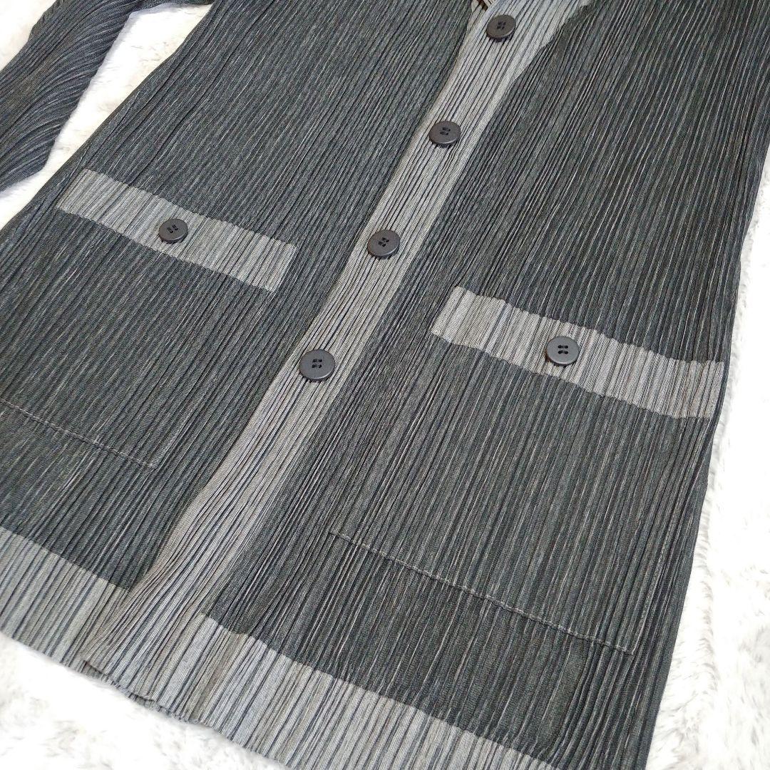 プリーツプリーズ　ジャケット　 黒又はチャコールグレーとグレー