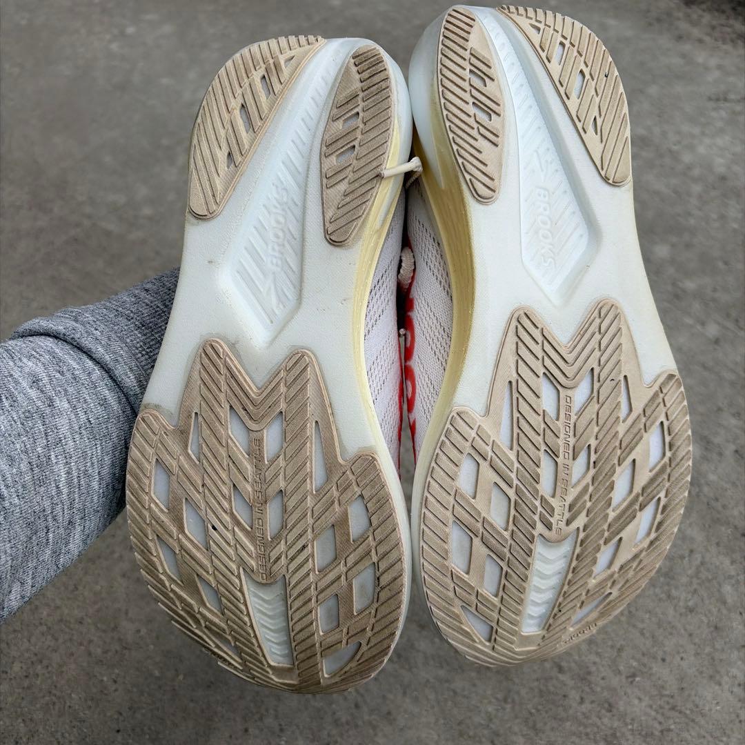 BROOKS Hyperion 2ホワイト/コーラル 24.5cm