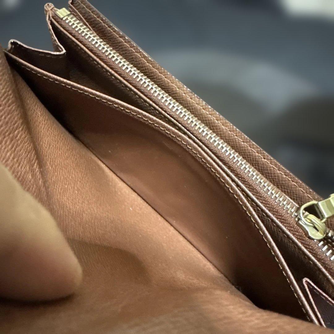 12☆外観美品/優良品♪カード10枚タイプ☆サラ長財布