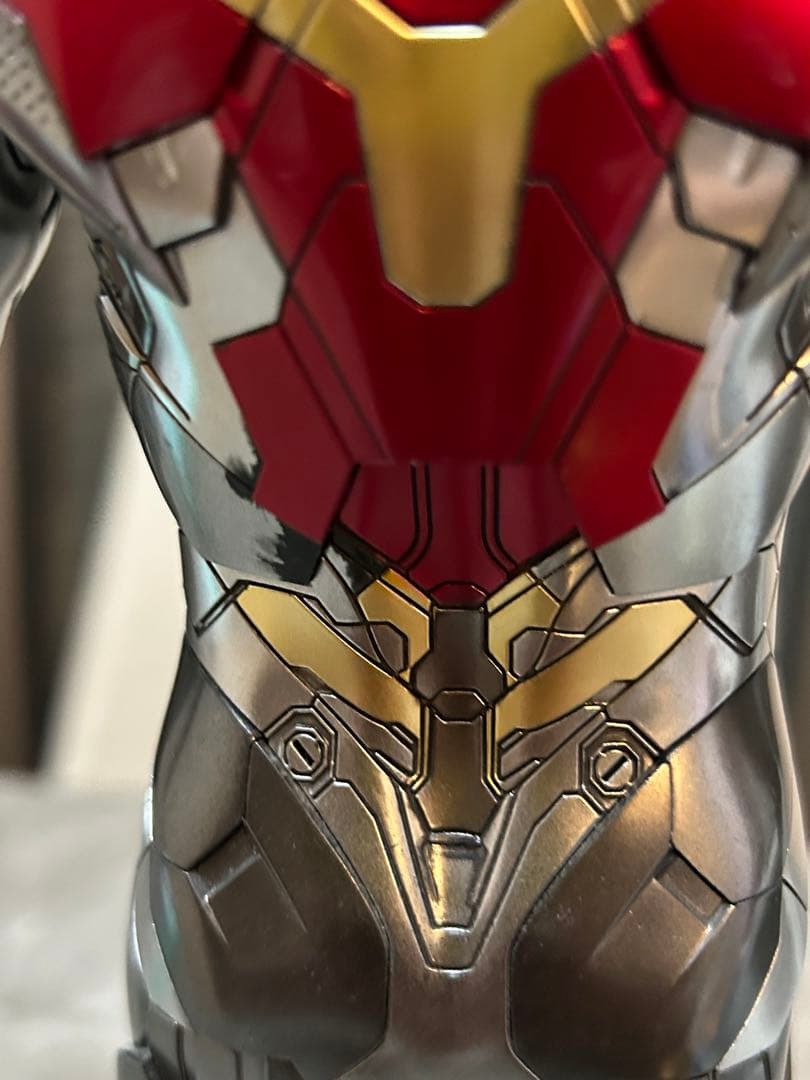 アイアンマン・マーク47 「スパイダーマン：ホームカミング」 1/6 フィギュア