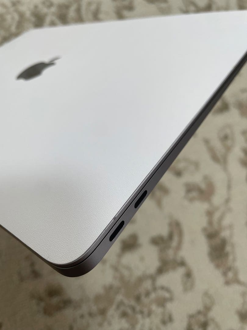 （終末限定値下げ） Apple MacBook air 本体　スキンシール　箱付