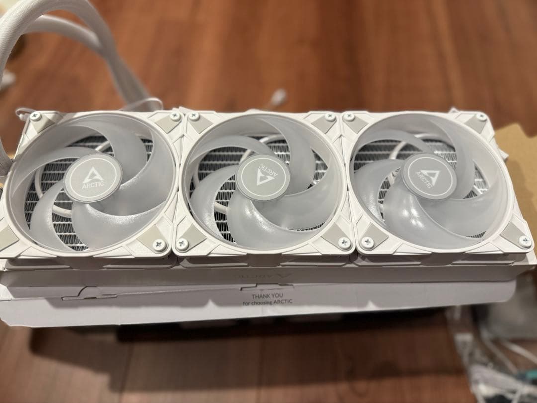 PC用ファン・クーラー ARCTIC Liquid Freezer III 360 A-RGB WH