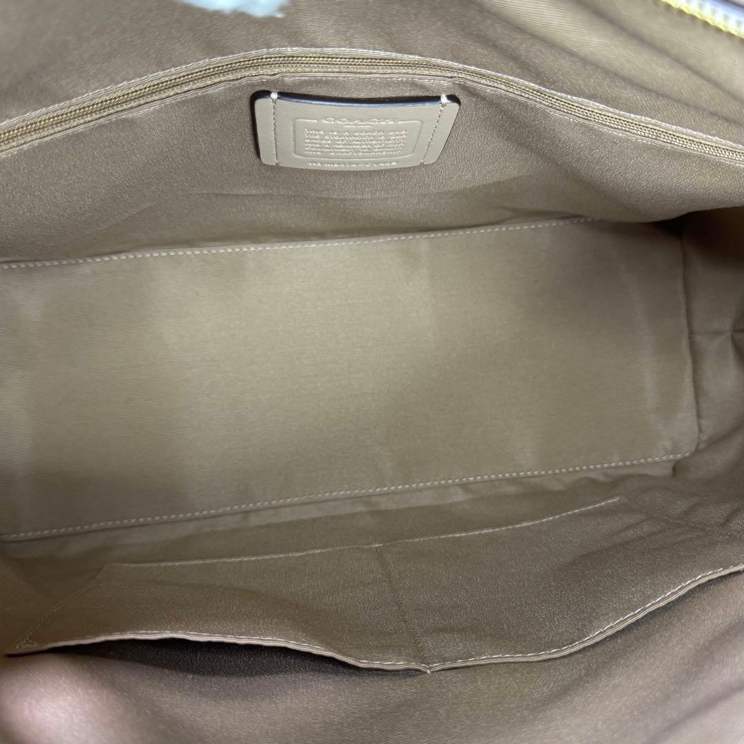 COACHコーチ ギャラリートートバック　チョーク（白色系）　未使用に近い