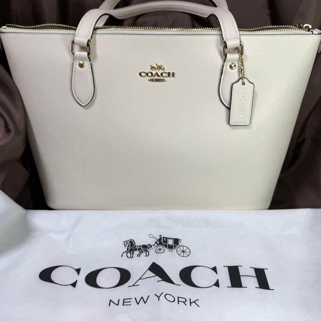COACHコーチ ギャラリートートバック　チョーク（白色系）　未使用に近い