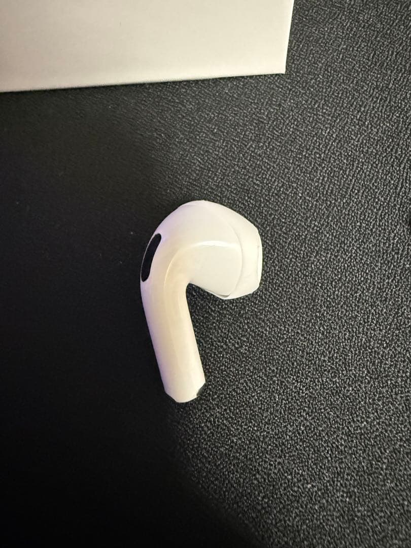 Apple　AirPods　第4世代　アクティブノイズキャンセリング