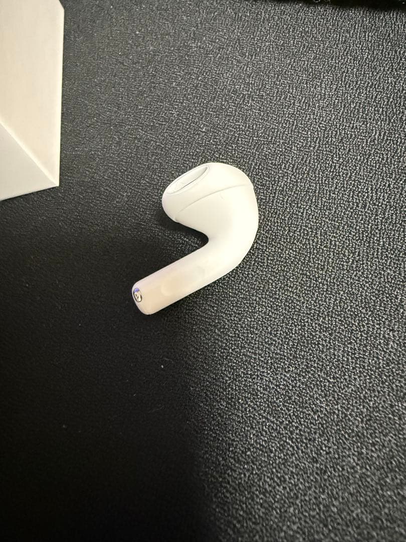 Apple　AirPods　第4世代　アクティブノイズキャンセリング