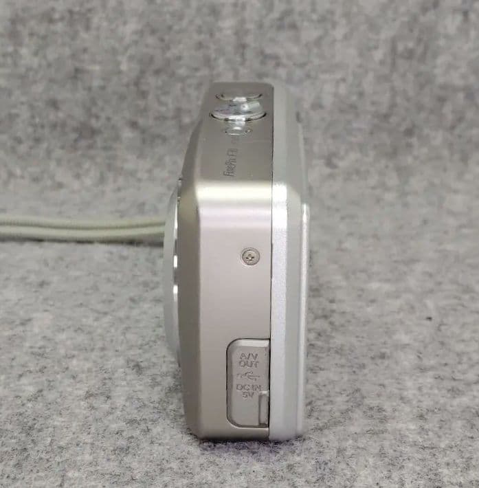 デジタルカメラ FUJIFILM FinePix F30fd