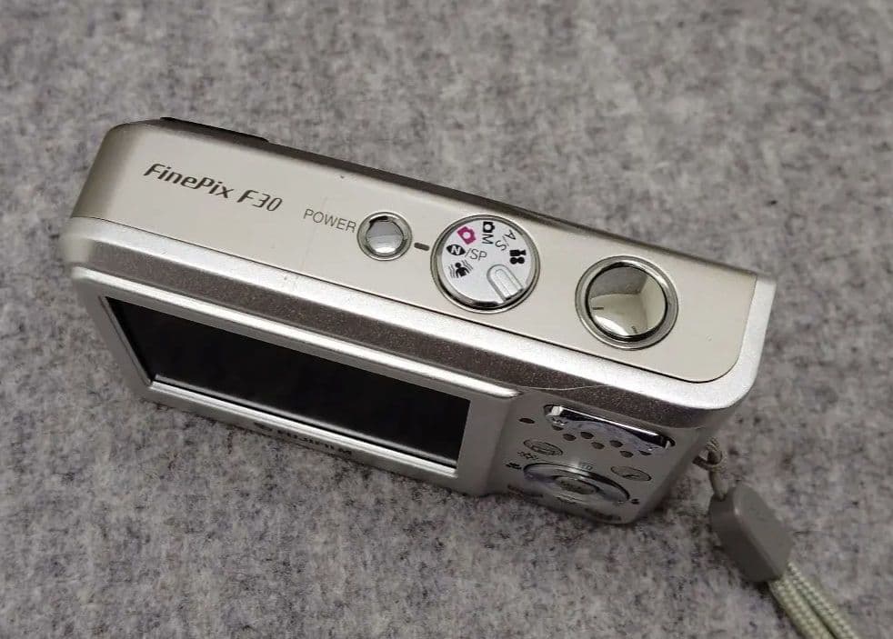 デジタルカメラ FUJIFILM FinePix F30fd