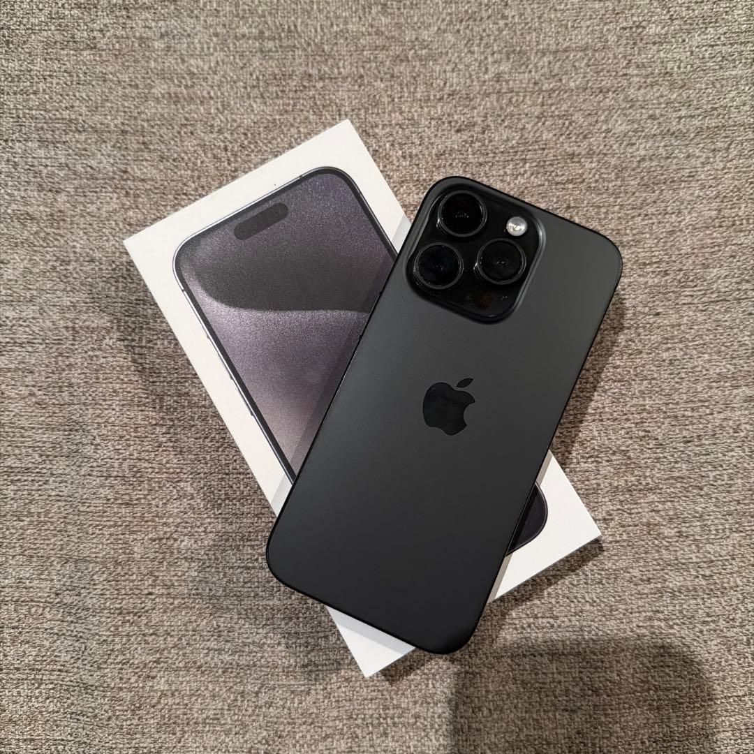 iPhone 15pro ブラックチタニウム　512GB SIMフリー