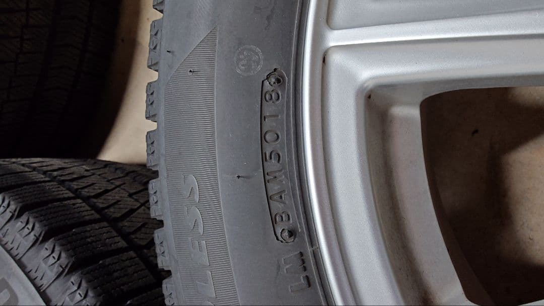 215/55R17 VRX2 17インチ スタッドレスタイヤ ホイールセット