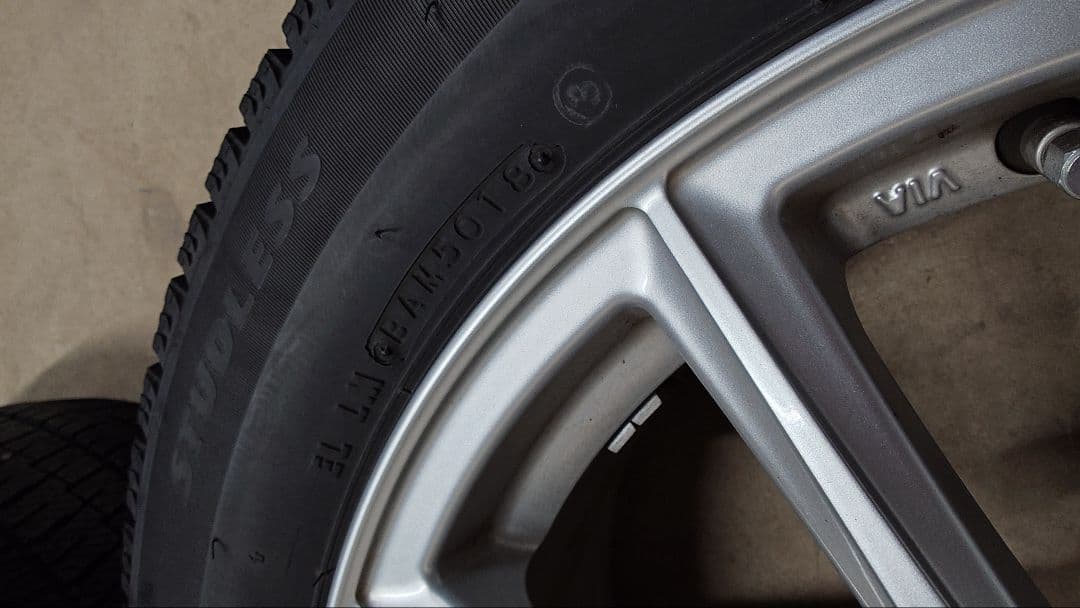 215/55R17 VRX2 17インチ スタッドレスタイヤ ホイールセット