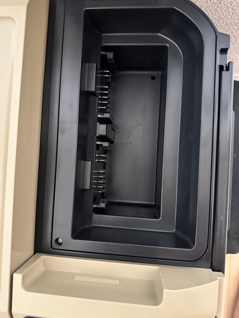 UL18DC ハイコーキ　冷温庫