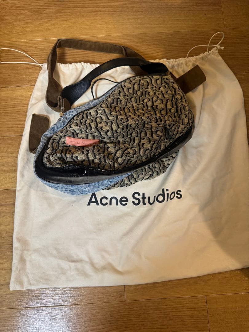 Acne Studios 23SS メンズライン デニムレザーショルダーバッグ