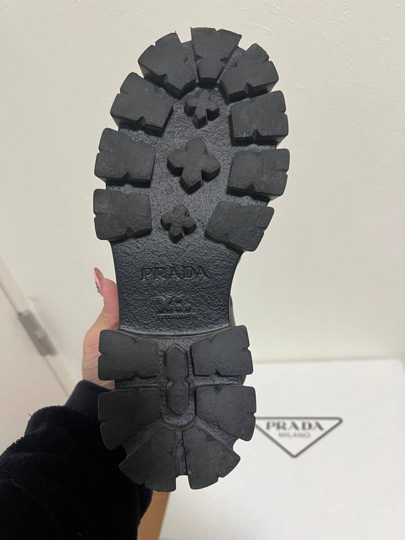 PRADA モノリス ラバーサンダル