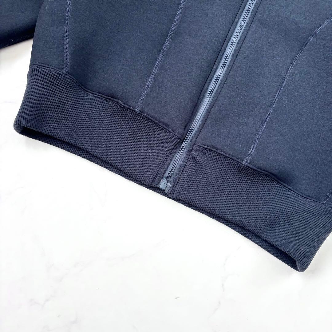 ダブルスタンダードクロージングESSENTIALダンボールロゴジップフーディー