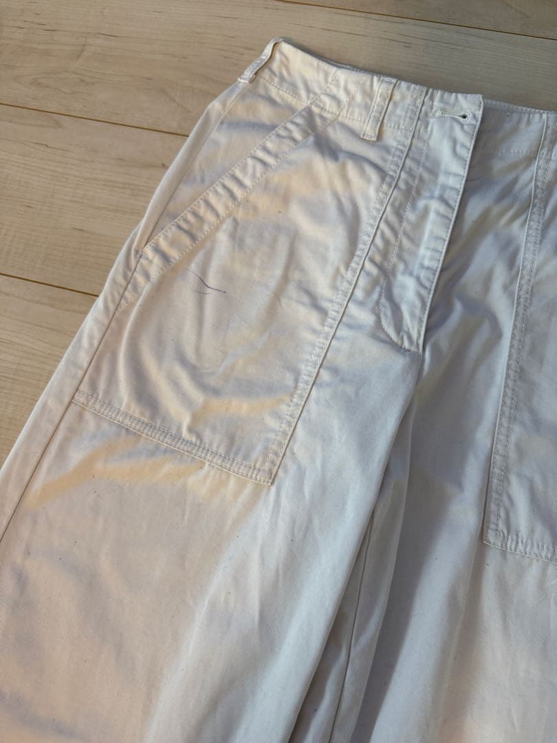 は*ん様 MONCLER アイボリー パンツ M